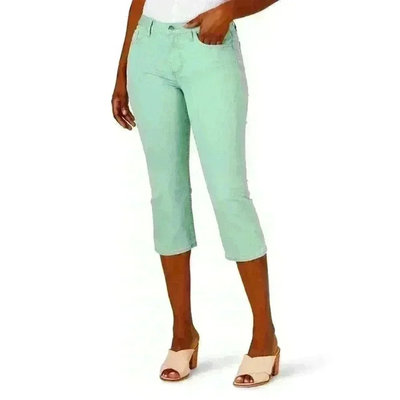 Lee Women's Regular Fit Midrise Capri, Palm (Light Green) Premium Stretch - Picture 1 of 10
